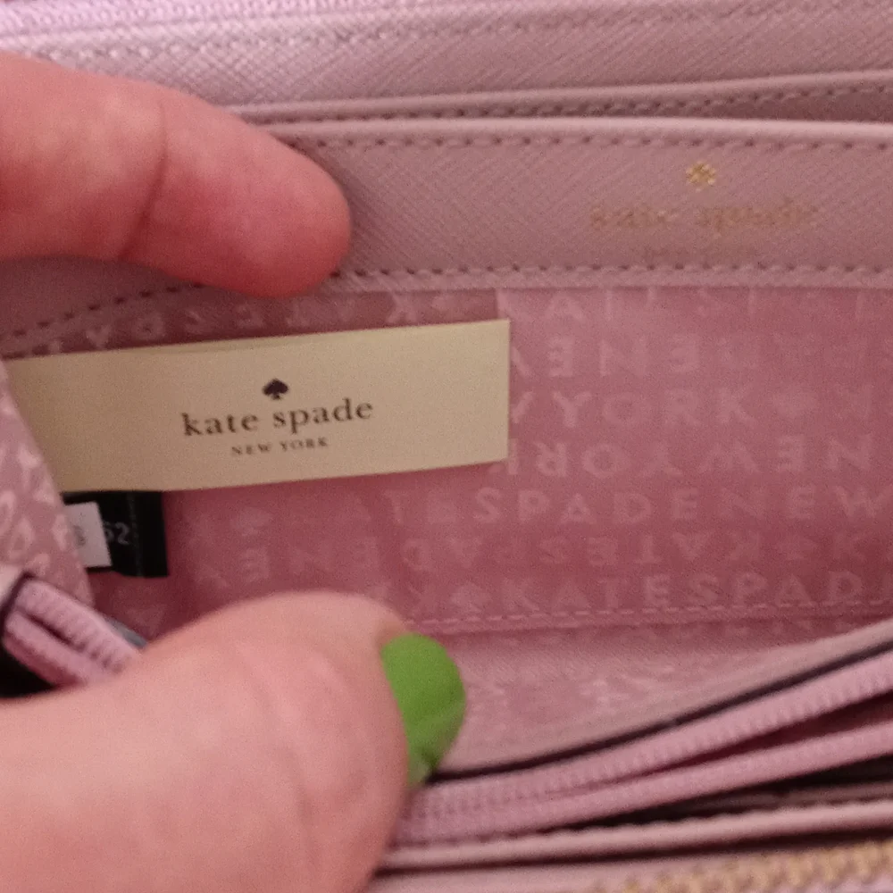 💞HTF Kate Spade💞 - Baldwin Street Nisha Wallet
